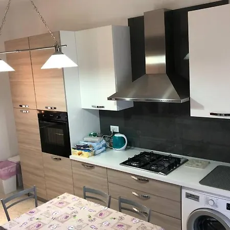 Casa In Centro Tre Minuti A Piedi Dal Lungomare. Apartmán Soverato Marina