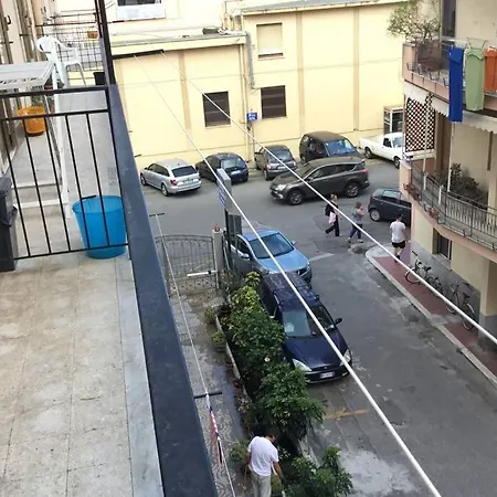 Casa In Centro Tre Minuti A Piedi Dal Lungomare. * Soverato Marina
